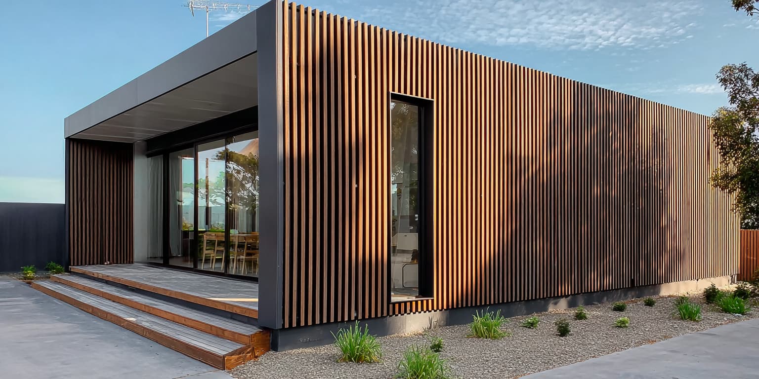 Quel matériau pour un bardage clairevoie ? Neowood